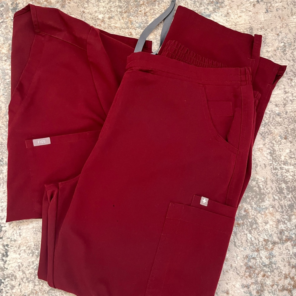 Figs Burgundy Set size L